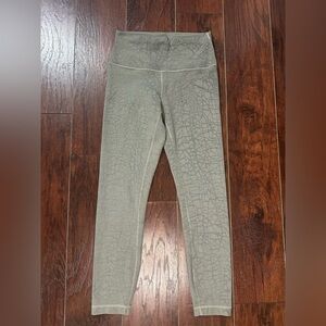 Lululemon Wunder Train Size 6 HighRise 25" Thread Dye Rover Black